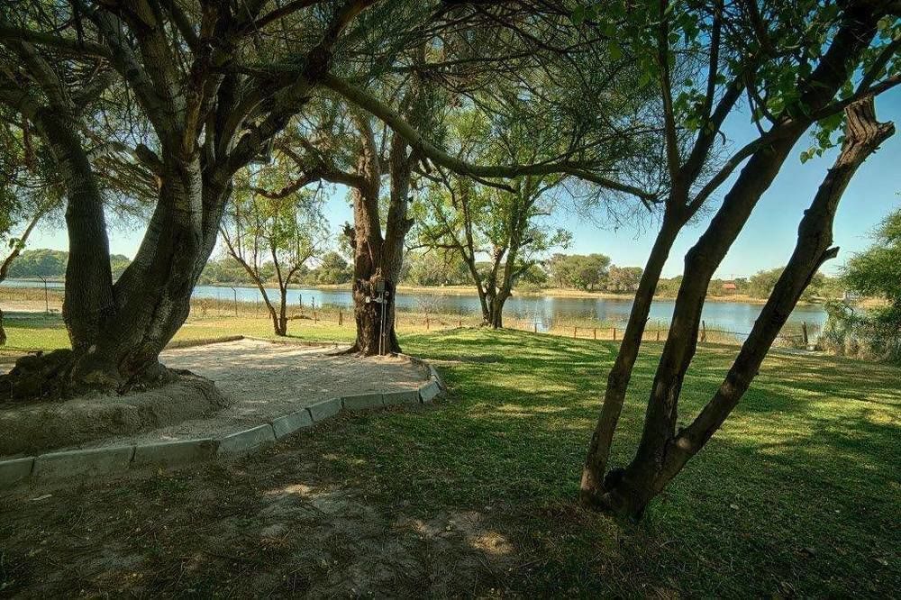 Motsebe Backpackers Hotel Maun Eksteriør billede
